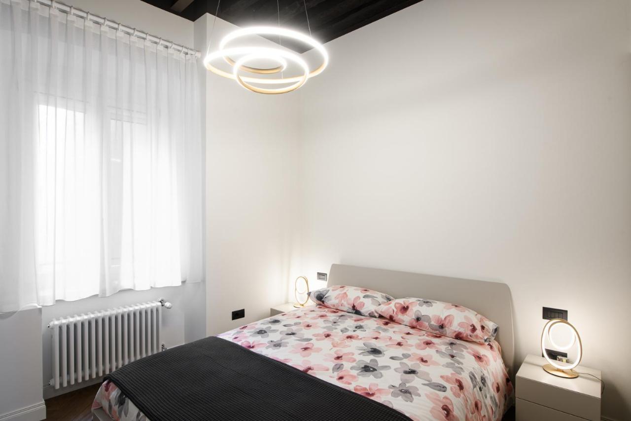 Triestinn - Suite Borsa Экстерьер фото